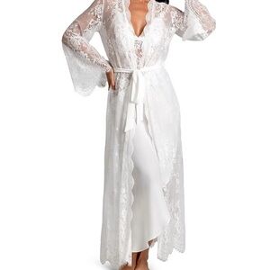 In Bloom Lace Robe